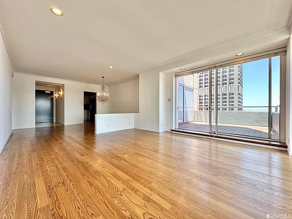 4th image of 333 Bush St APT 4003