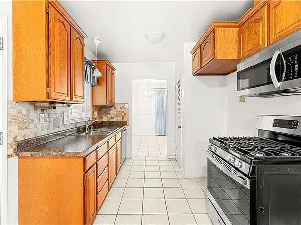 116 E Campus View Dr, Riverside, CA 92507