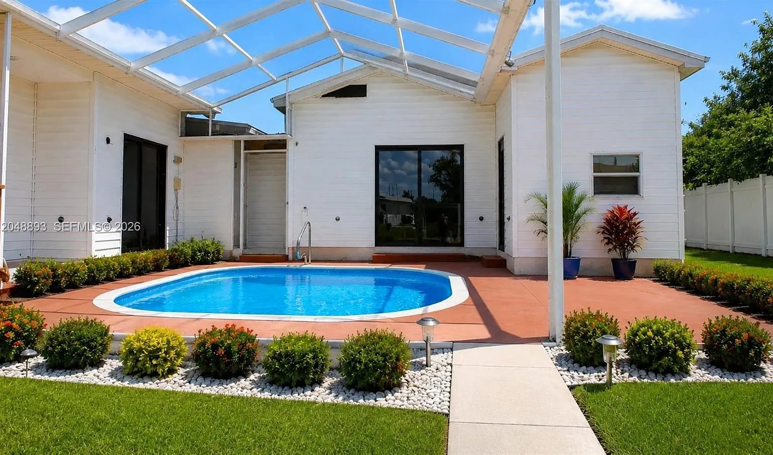 4 bed, 3.0 bath, $2,900 — Photo 2