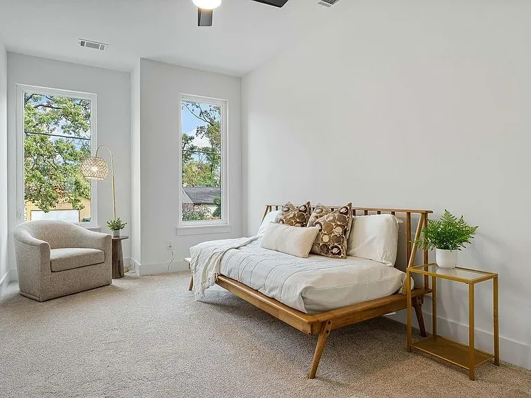 4126 W Olive St — Photo 26
