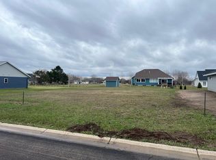 810 Saint James Cir, Litchfield, MN 55355