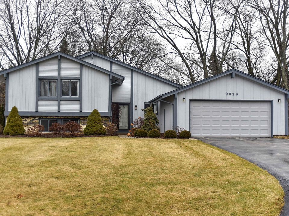 1st image of 9316 N Waverly Dr
