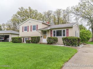 2120 Galahad St NE, Grand Rapids, MI 49525