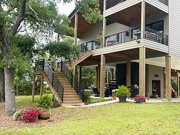 515 Garden Rd, Bay Saint Louis, MS 39520