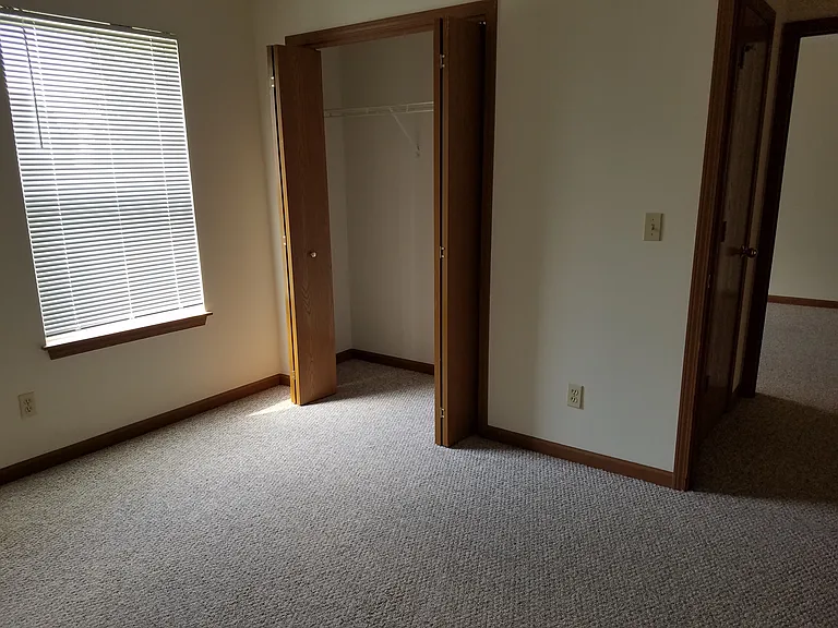 110 Phillips Ct — Photo 6