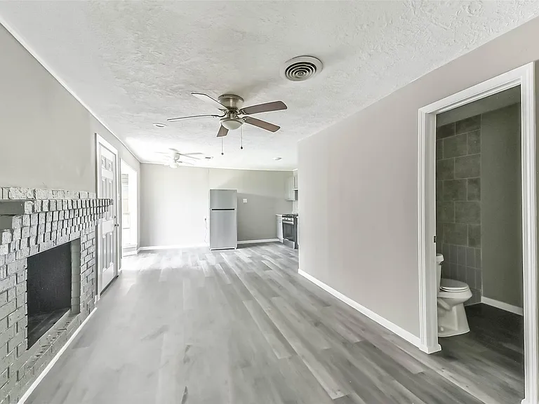 14249 Brownsville St — Photo 3