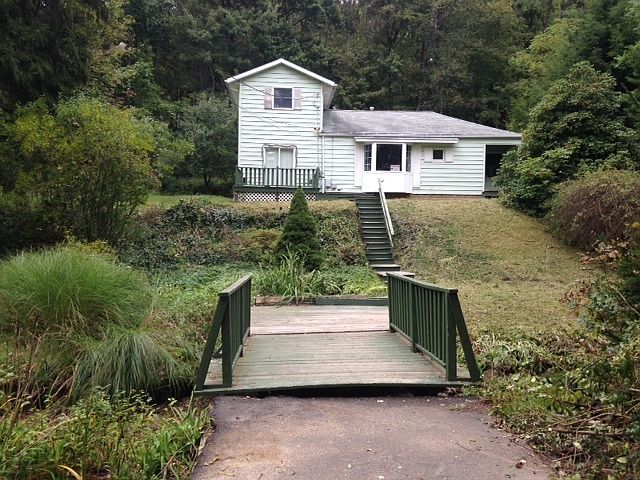 1st image of 300 E Bissell Ave