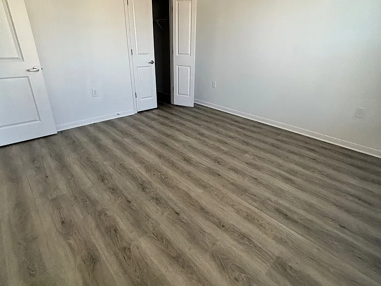 Renaissance Pointe Parkland Heights — Photo 29