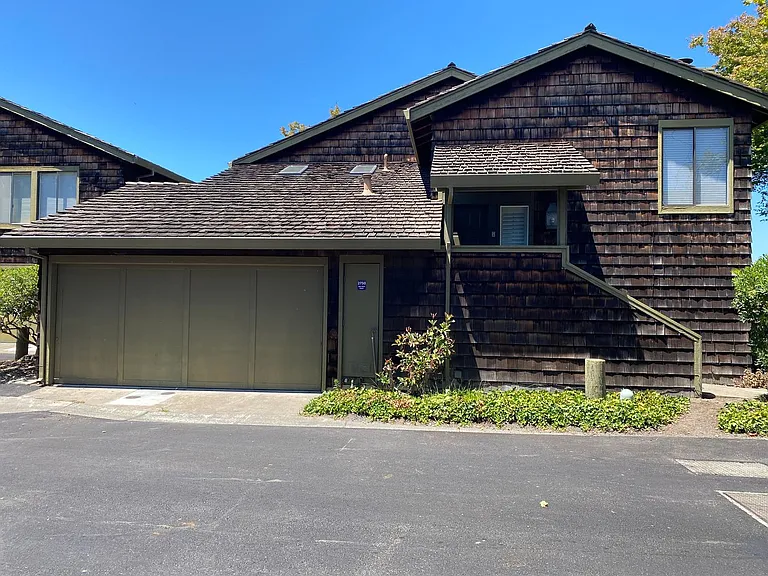 2750 Sea View Pkwy — Photo 1