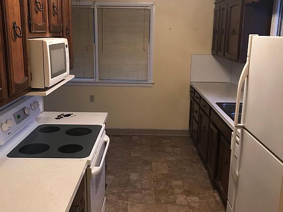 4th image of 1441 Avenue E