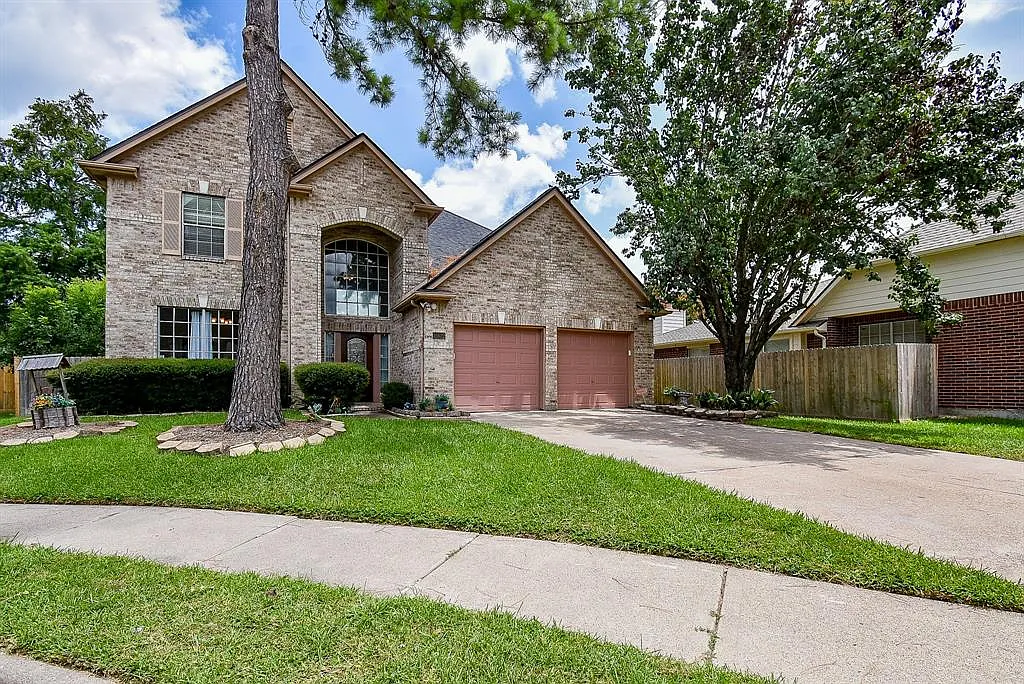 Valley Creek Dr, Houston — Photo 1