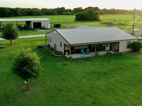 1347 Lcr 152, Mount Calm, TX 76673