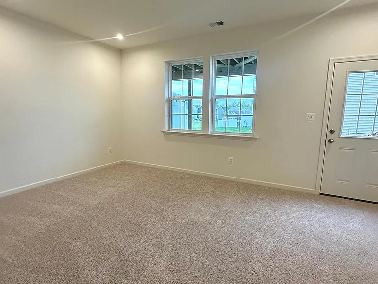 93 Stafford Pl — Photo 28