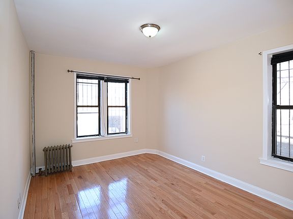 4th image of 1621 Park Pl #2R