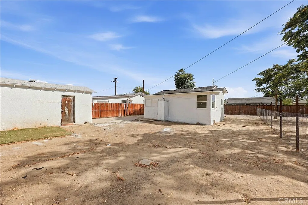 3 bed, 648 sqft, $2,650 — Photo 3