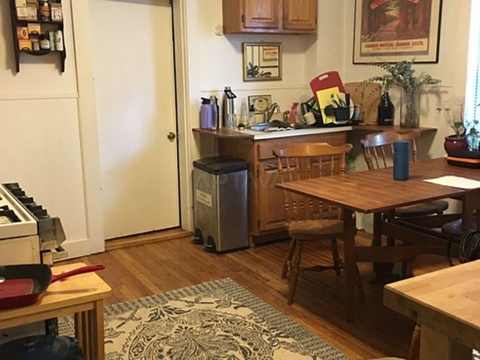 1st image of 11 Cooney St #1