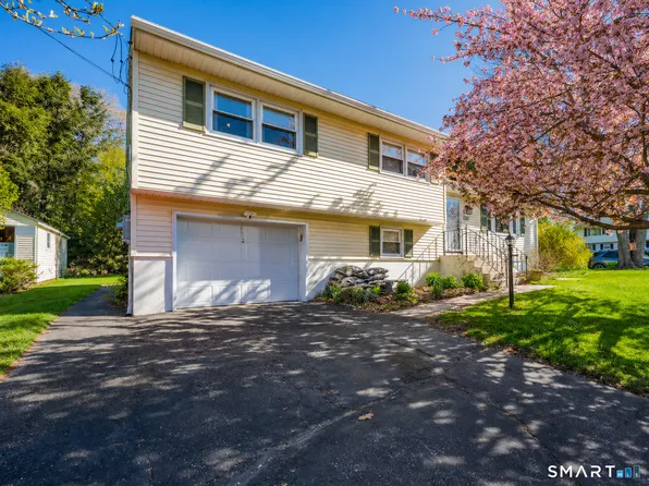 106 Debbie Lane, Naugatuck, CT 06770