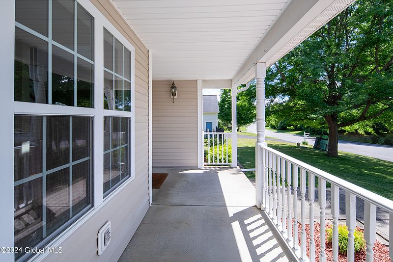 4th image of 23 Katelyn Place