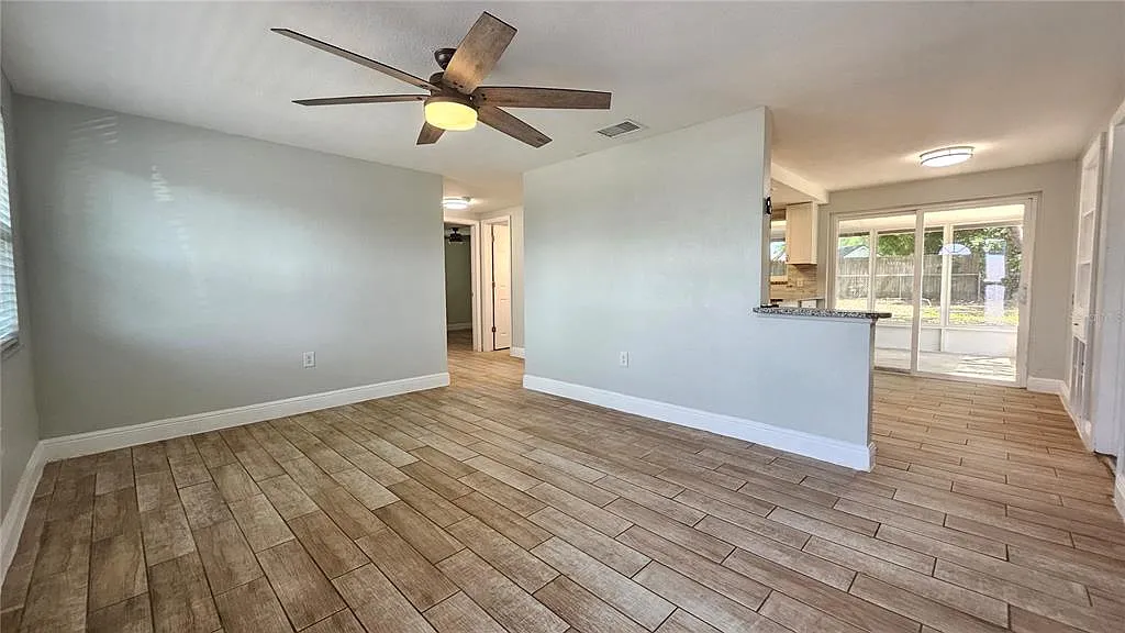 2 bed, 1.0 bath, 806 sqft, $1,750 — Photo 4