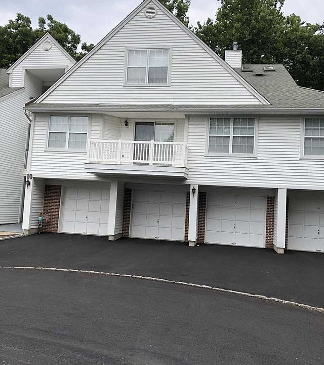 1st image of 10-3 Vernon Ct #103