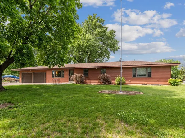 740 Albert St APT A, Prescott, WI 54021