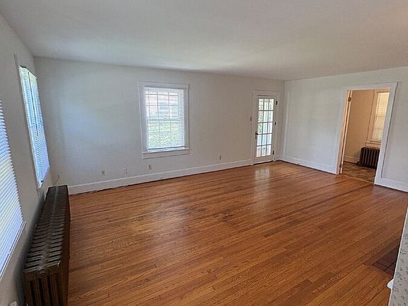 2nd image of 370 High St