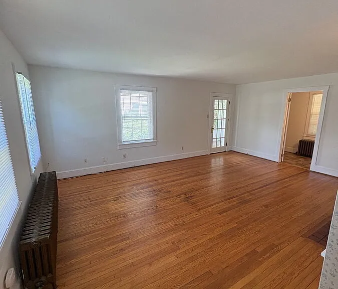 370 High St — Photo 2