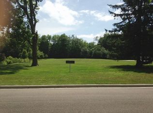 551 Lansdowne Ln, Lake Bluff, IL 60044