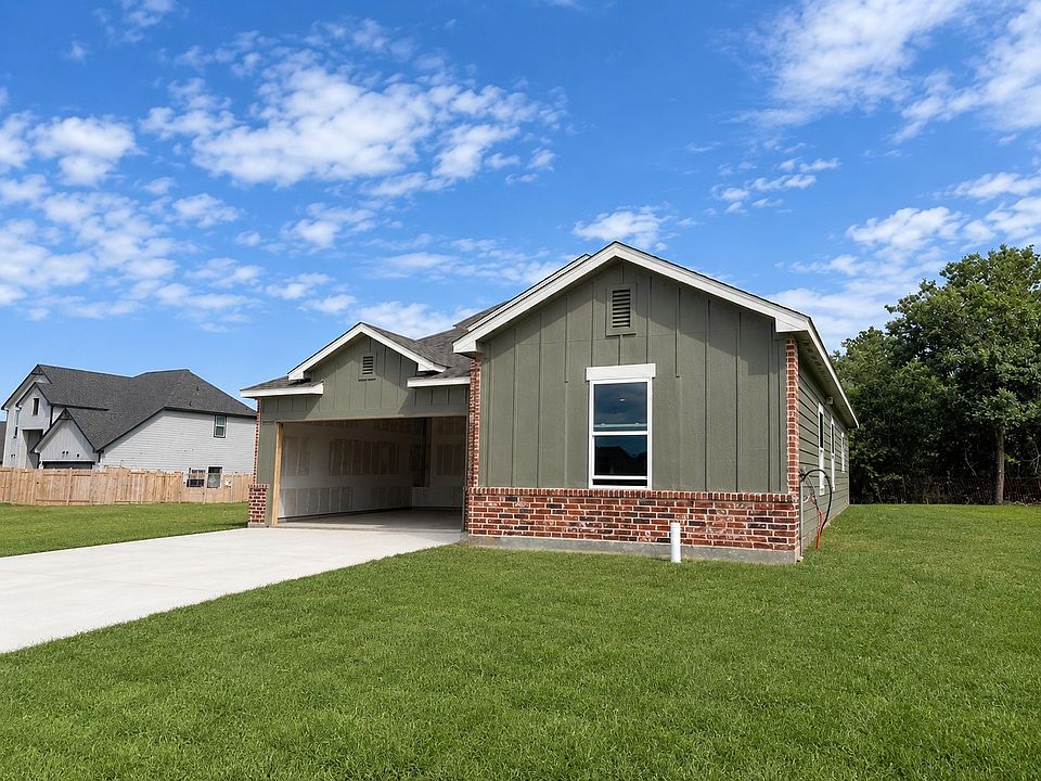 1st image of 1813 Zelvia Ln