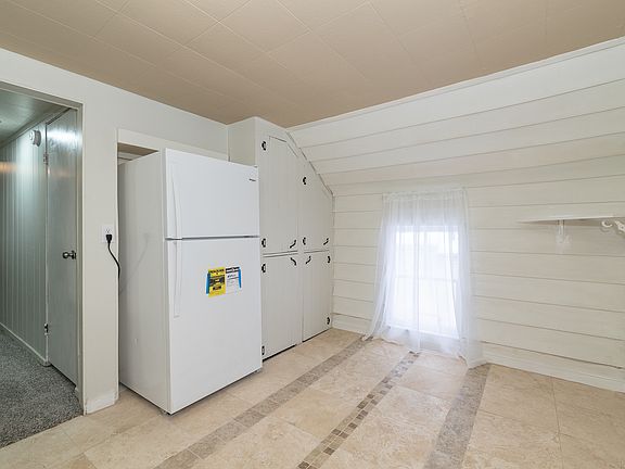 3rd image of 733 Clancy Ave NE #2