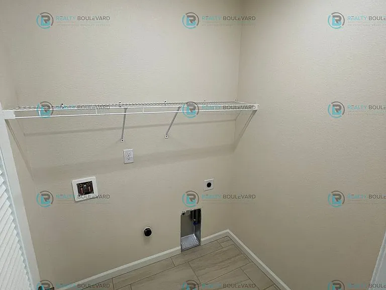907 W End St — Photo 26