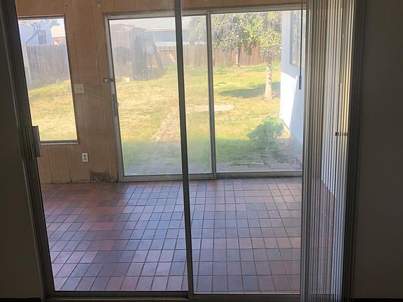 3rd image of 7424 W Grace Ave