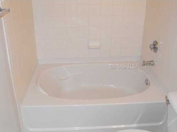 4th image of 18107 Villa Crk