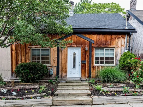 32 Pearl St S, Hamilton, ON L8P 3W6