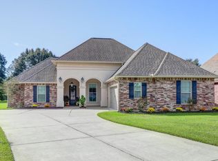 317 Victoria Lights Ln, Broussard, LA 70518