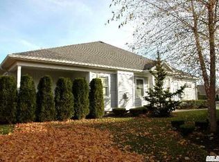 27 Oak Run, Stony Brook, NY 11790