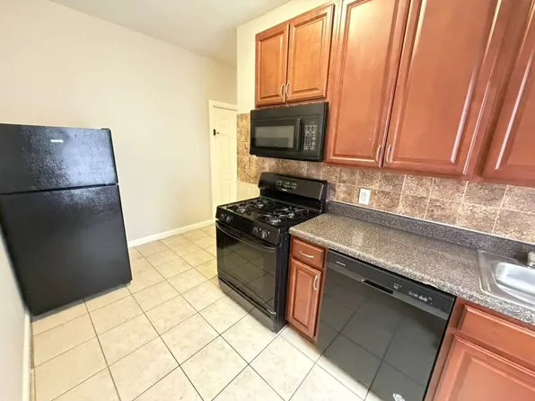 18 Wright Avenue image 15 of 35