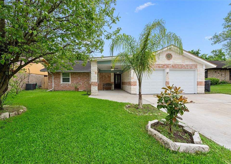 1st image of 702 Autumnwood Dr