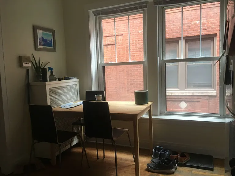1618 W Roscoe St #2 — Photo 6