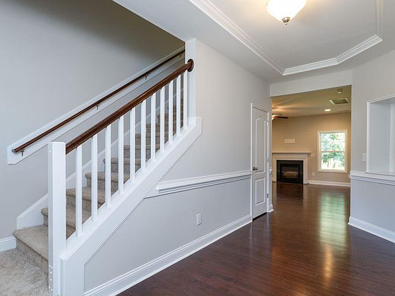 004 Foyer Compressed