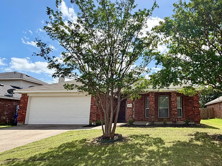 2604 Spencer Cir — Photo 1