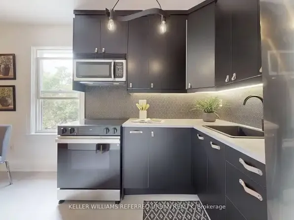 266 Highfield Rd #2, Toronto, ON M4L 2V5