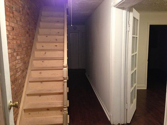 4th image of 454 Bainbridge St #2
