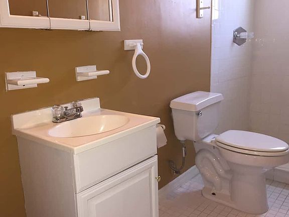 5th image of 10429 Montpelier Cir