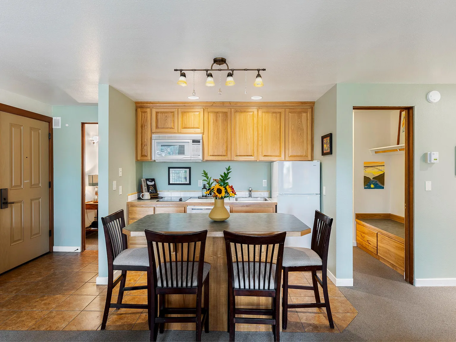 1 bed, 672 sqft, $2,100 — Photo 4