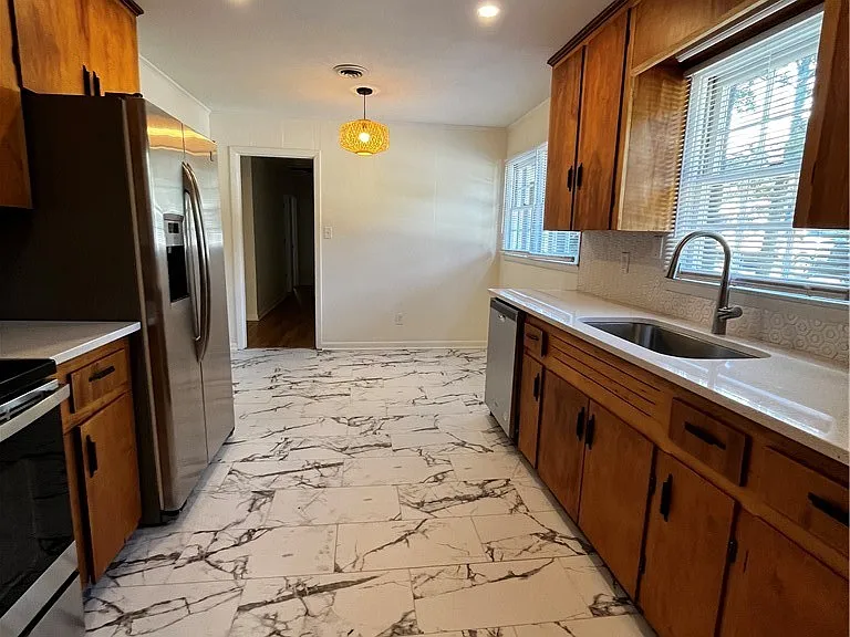 1066 College Station Rd — Photo 8