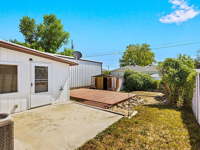 320 Clifford St — Photo 18