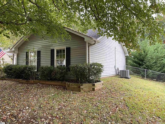 4th image of 208 Orchard Ln