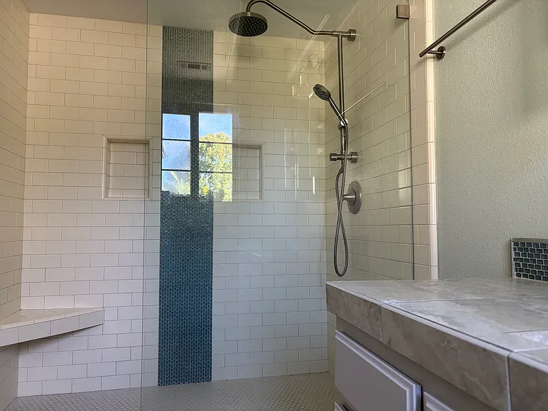 415 Wellington Dr — Photo 16