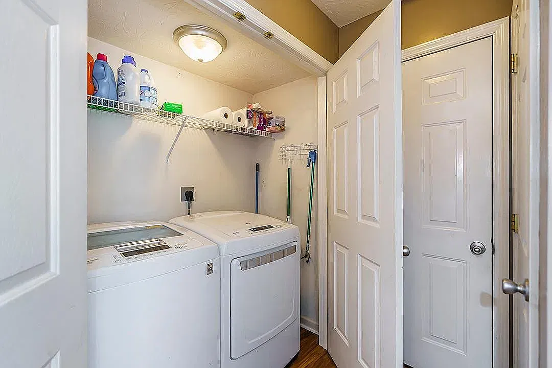 3 bed, 2.5 bath, 1450 sqft, $1,850 — Photo 2